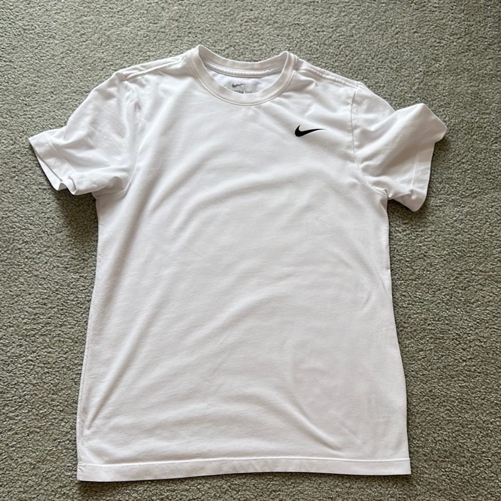 Nike White Short Sleeve Tee Classic Design